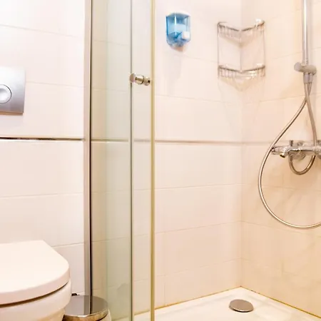 Pleasant Flat Close To Various Malls In Cigli 公寓 *